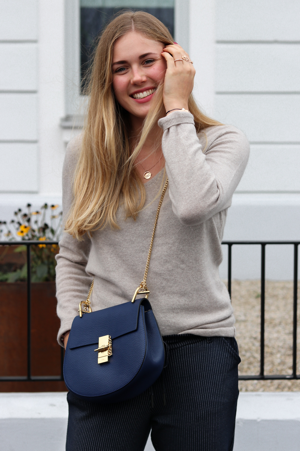 Outfit: Jogginghose & Cashmere in the City auf dem Lifestyle Blog Bits and Bobs by Eva
