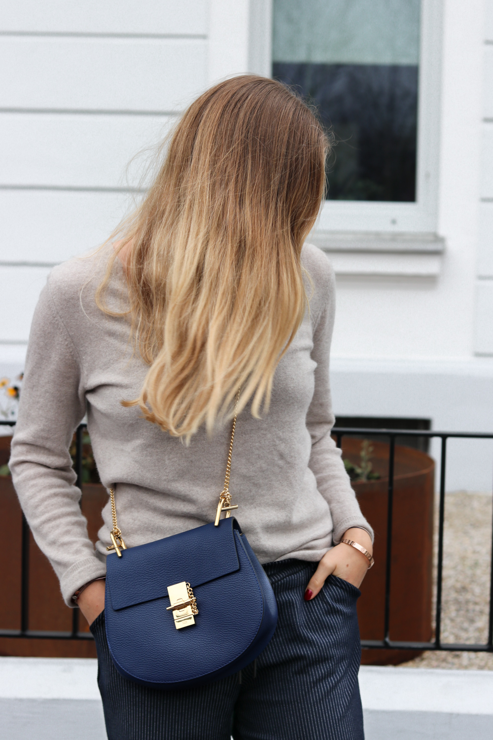 Outfit: Jogginghose & Cashmere in the City auf dem Lifestyle Blog Bits and Bobs by Eva