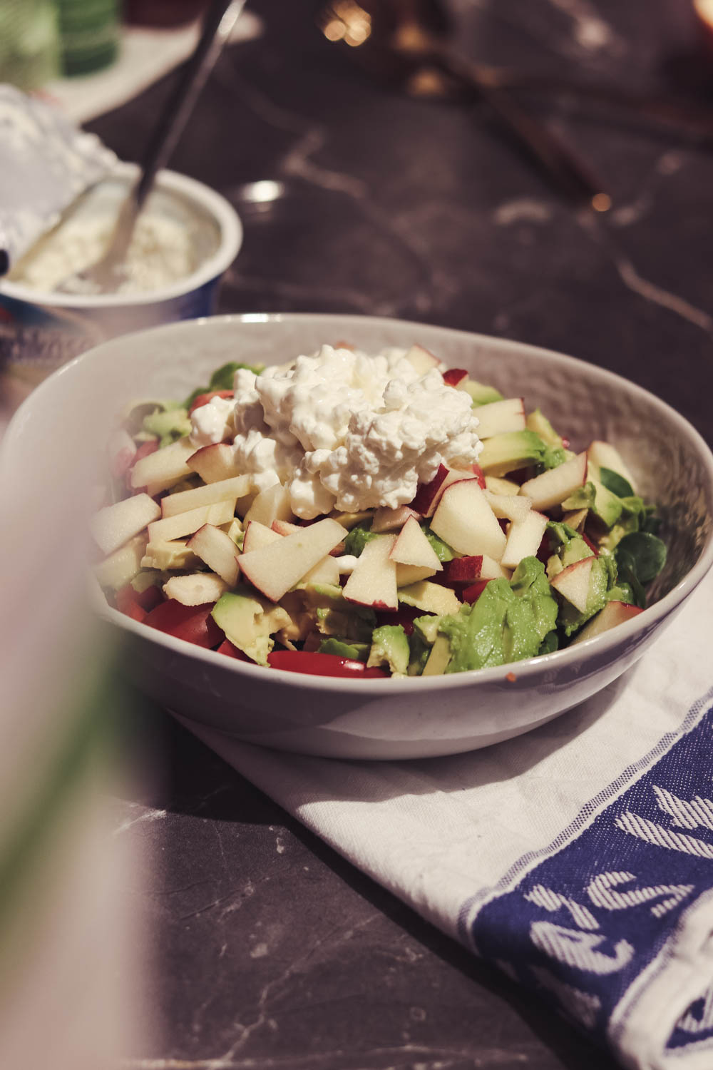 Salat mit Frischkäse und Apfel auf dem österreichischen Blog Bits and Bobs by Eva