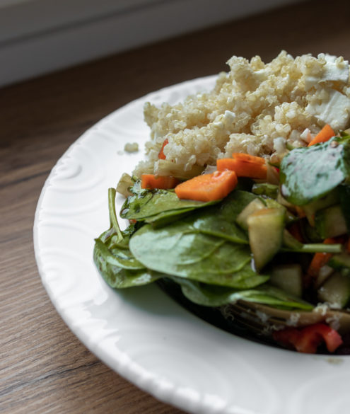 Lauwarmer Quinoa Salat mit Feta auf dem österreichischen Lifestyle Blog Bits and Bobs by Eva. Mehr Rezepte auf www.bitsandbobsbyeva.com